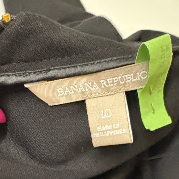 Banana Republic Elegant Black Long Sleeve Dress with Gold Zipper, size 10 - Picture 8 of 10